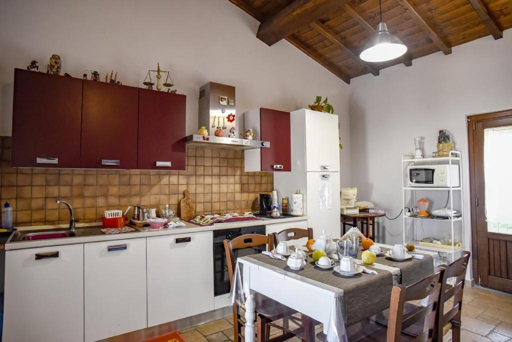 Villa Farfalla Bianca วิตอร์คิอาโน ภายนอก รูปภาพ