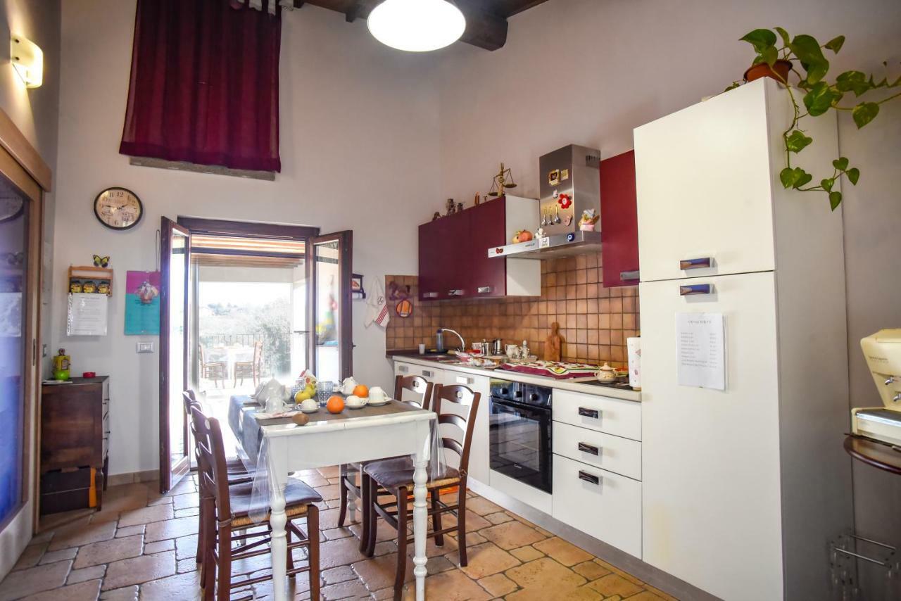 Villa Farfalla Bianca วิตอร์คิอาโน ภายนอก รูปภาพ